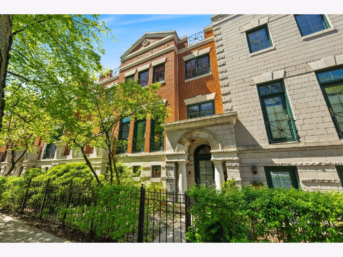 Townhomes Sold The Pointe Chicago Illinois, 2030 Sedgwick