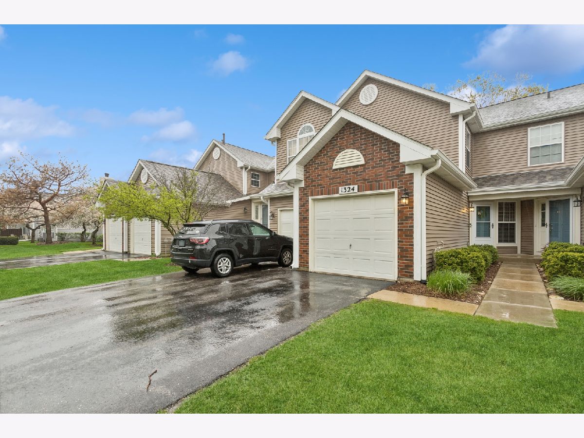 Cobblers Crossing Elgin IL, Townhomes & Condos & Homes For Sale & For