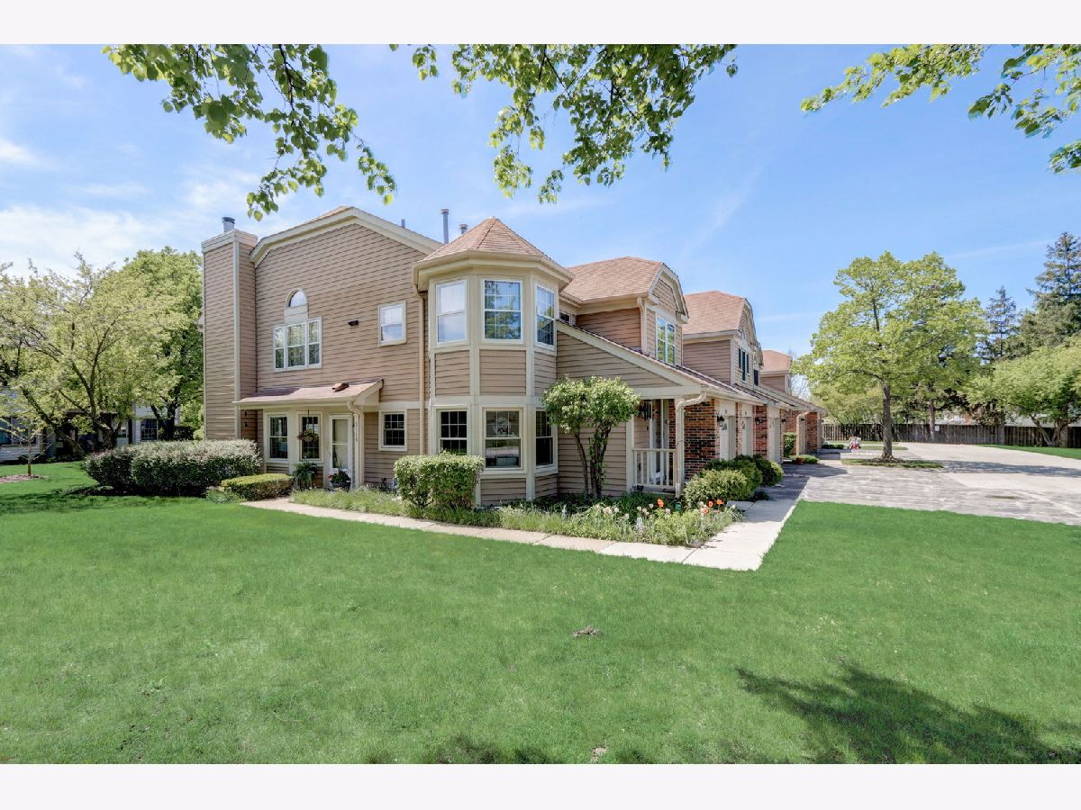 Townhomes & Condos & Homes Sold Frenchmens Cove Arlington Heights Illinois, 3118 Daniels