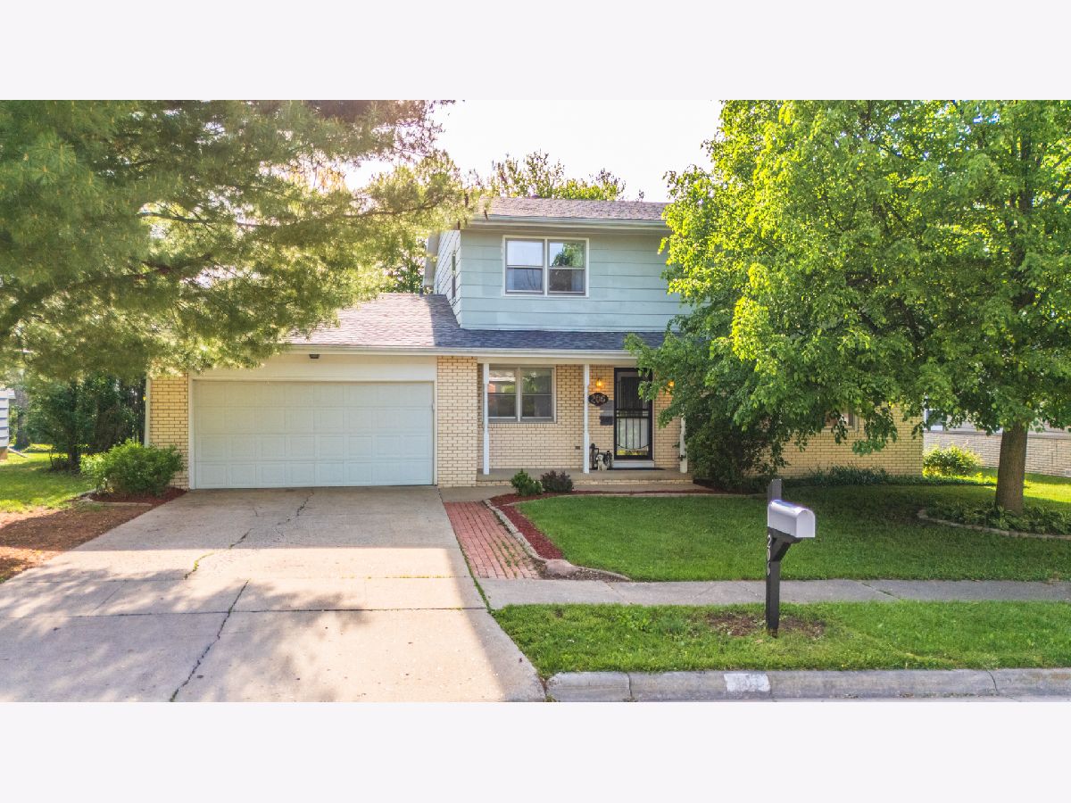 Homes & Condos & Townhomes Sold University Estates Normal Illinois, 206 Foster
