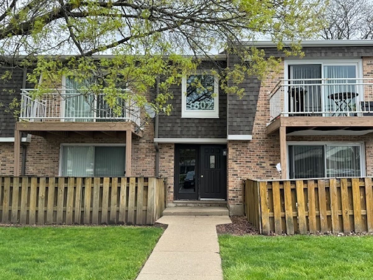 Condominiums Sold Kings Walk Rolling Meadows Illinois, 1802 Plum Grove