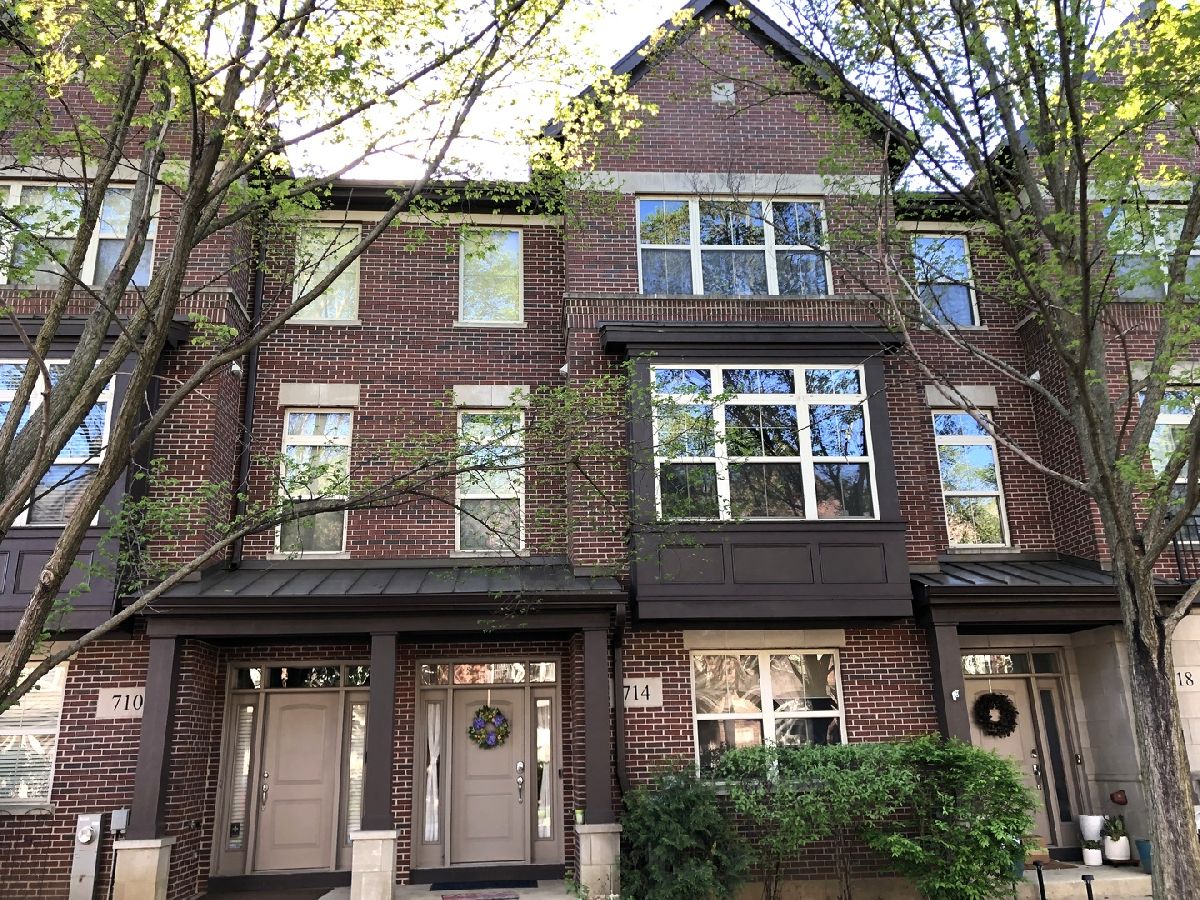 Townhomes Rented Aspen Pointe Vernon Hills Illinois, 714 Keystone