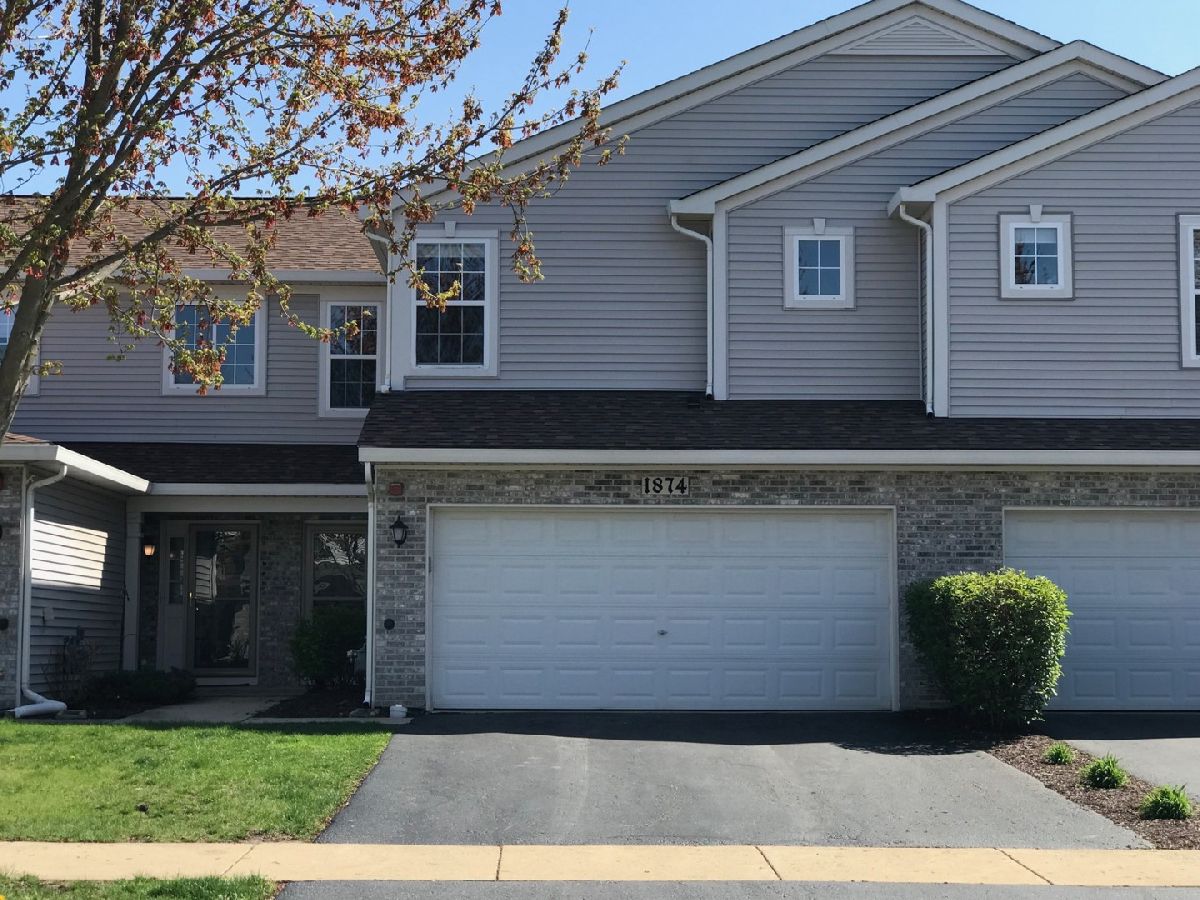 Townhomes Sold Silver Springs Montgomery Illinois, 1874 Candlelight