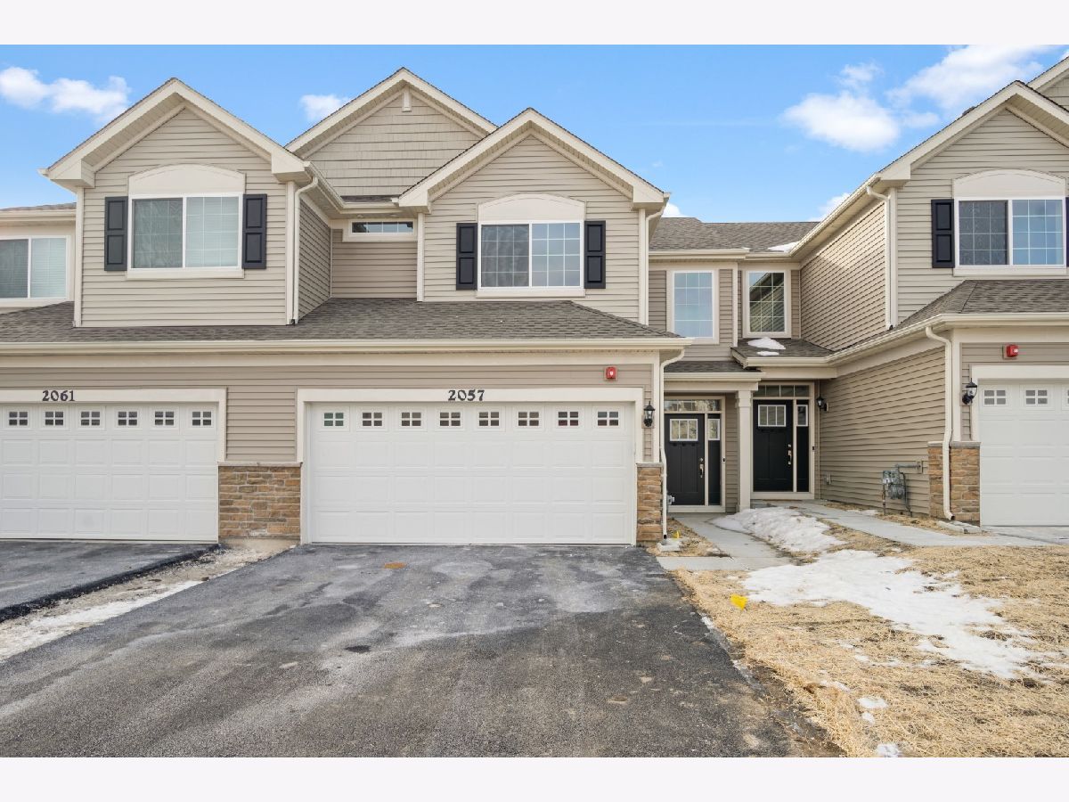 Condos & Townhomes Rented Prairie Commons Batavia Illinois, 2057 Stuttle