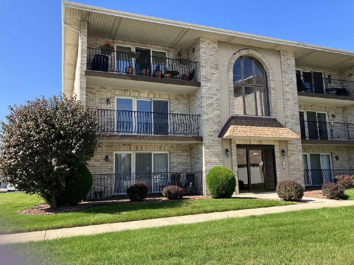 Homes & Condominiums Sold Clear Ridge Chicago Illinois, 6266 Gullikson