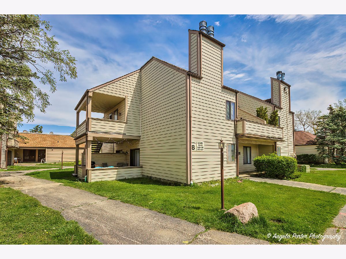 Condos & Townhomes Sold Strawberry Condos North Chicago Illinois, 3310 Berwyn