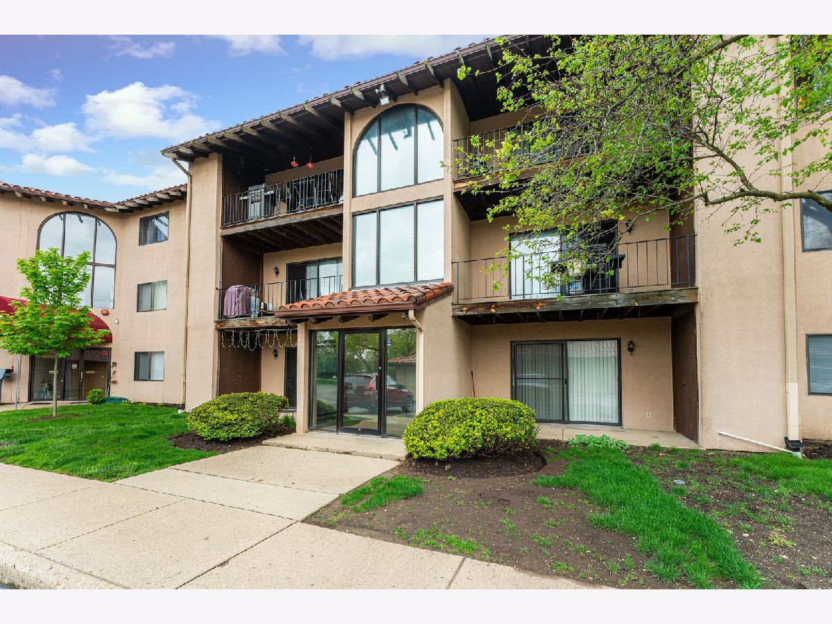 Condominiums Sold River Glen Lombard Illinois, 21W581 North