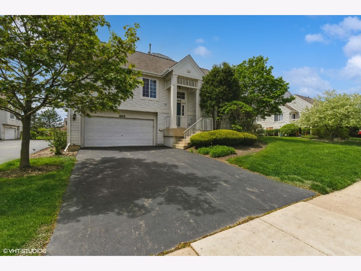 Homes & Townhomes & Condos Rented Madrona Village Round Lake Illinois, 668 Rosehall