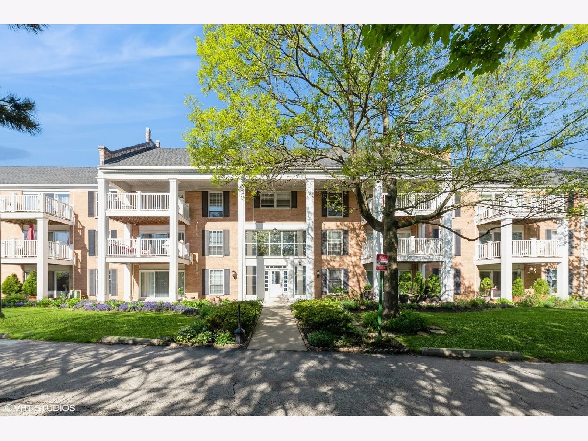 Condominiums Sold Three Fountains On The Lake Rolling Meadows Illinois, 5500 Carriageway