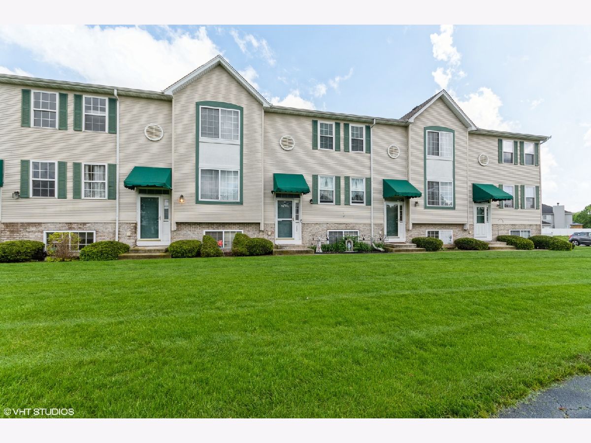 Townhomes & Homes Sold Crest Estates Crest Hill Illinois, 2102 Jasmine