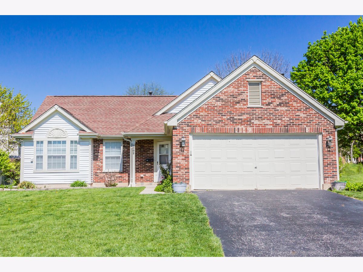 Townhomes & Condos & Homes Sold Mayfair Station Hanover Park Illinois, 2082 Wildwood