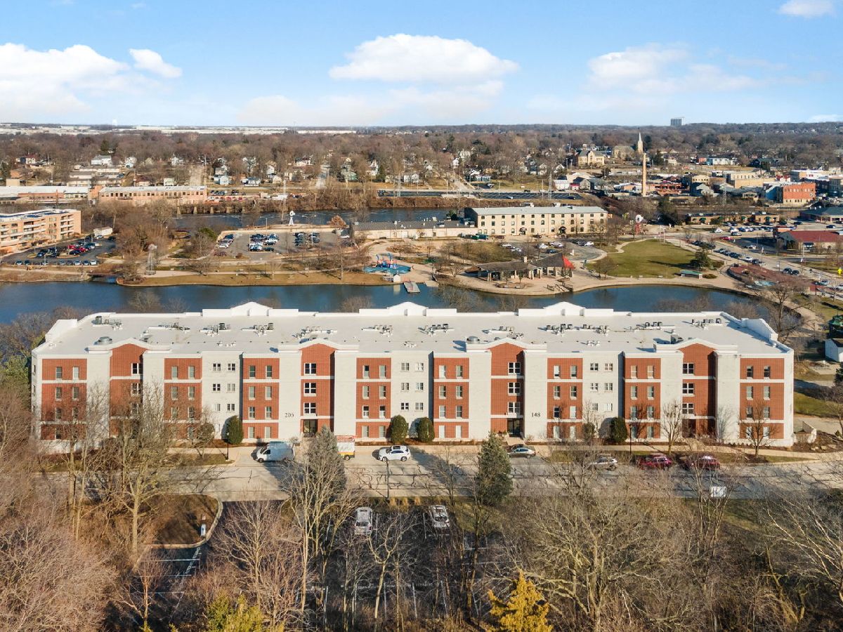 Condominiums Sold Quarry Stone Pond Batavia Illinois, 218 Water