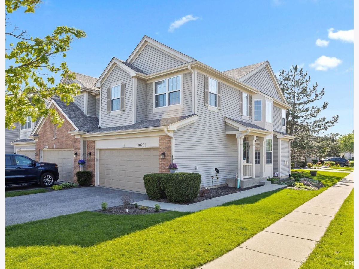 Townhomes & Condos Sold Westfield Pines Glendale Heights Illinois, 2028 Cypress