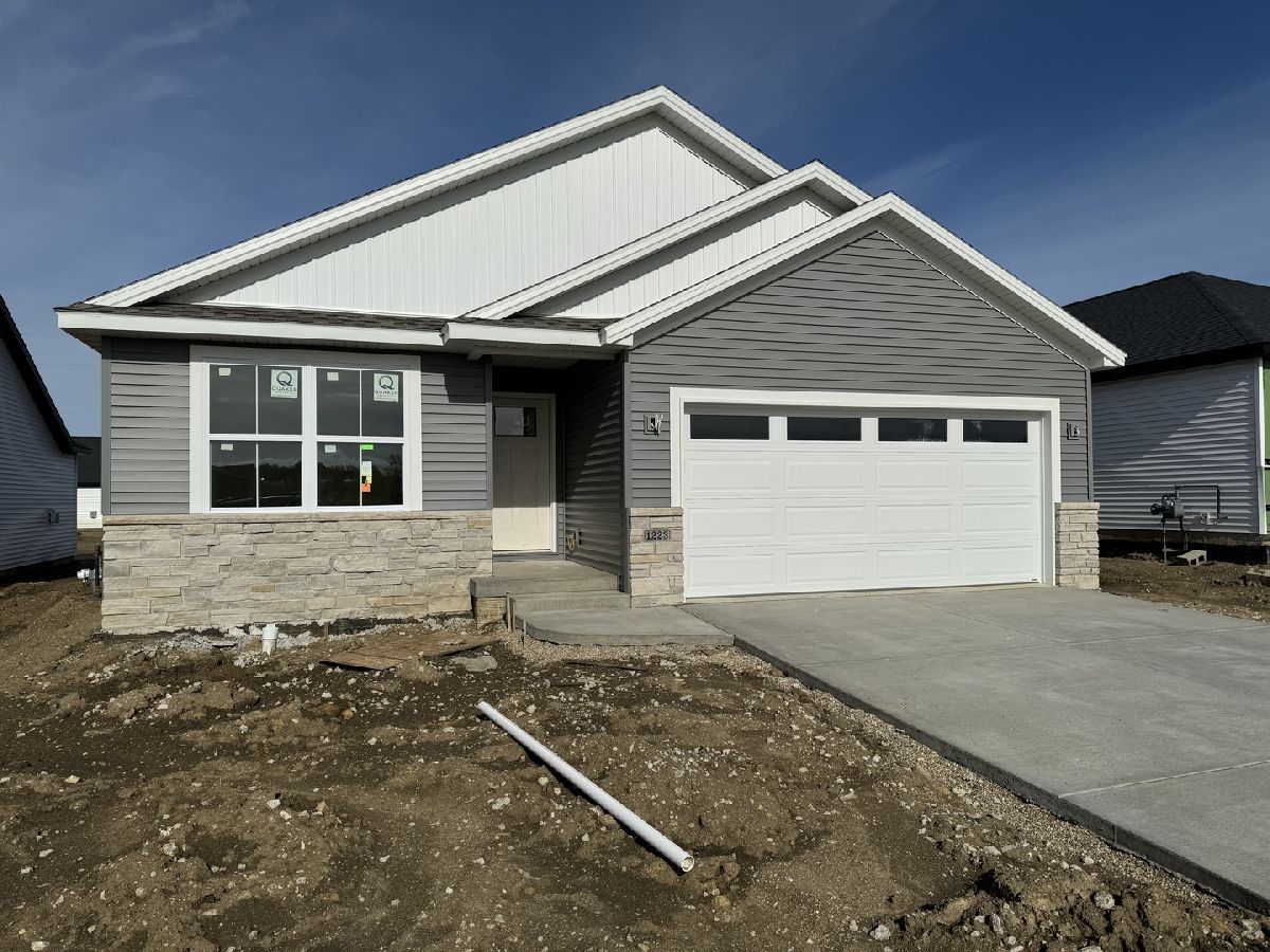 Homes & Condos & Townhomes Sold Blackstone Trails Normal Illinois, 1223 Slate