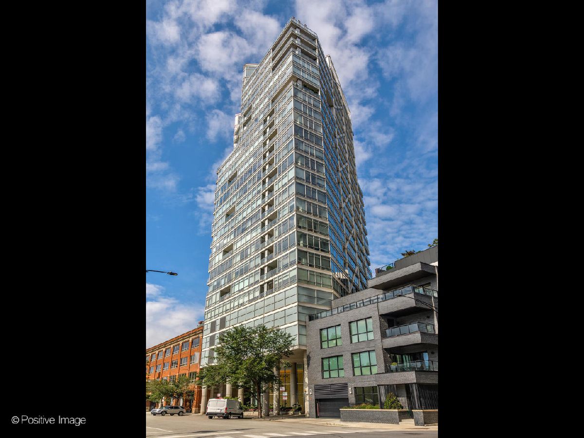 Condominiums Sold Erie On The Park Chicago Illinois, 510 Erie