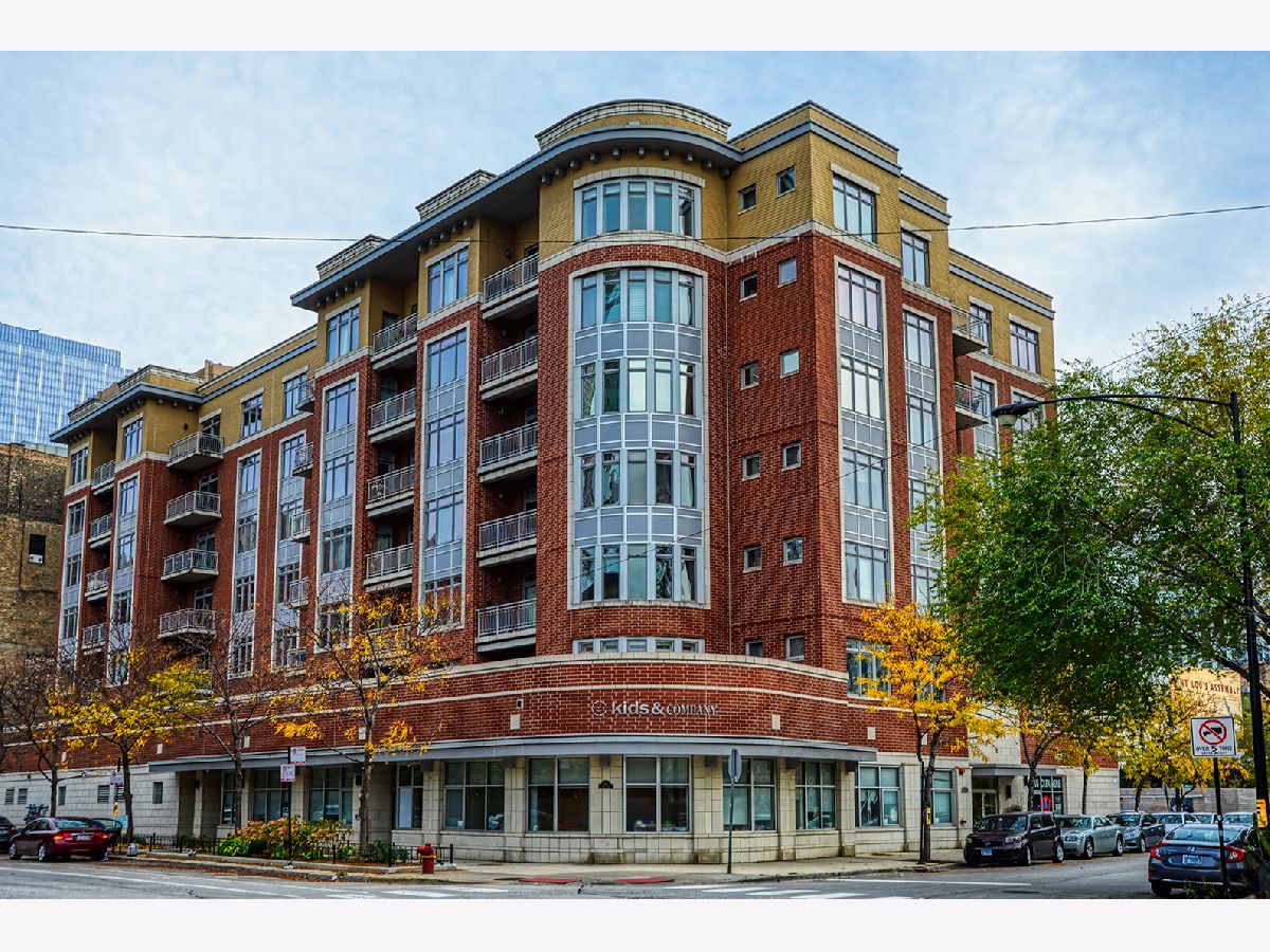 Condominiums Rented Fulton Place Chicago Illinois, 657 Fulton