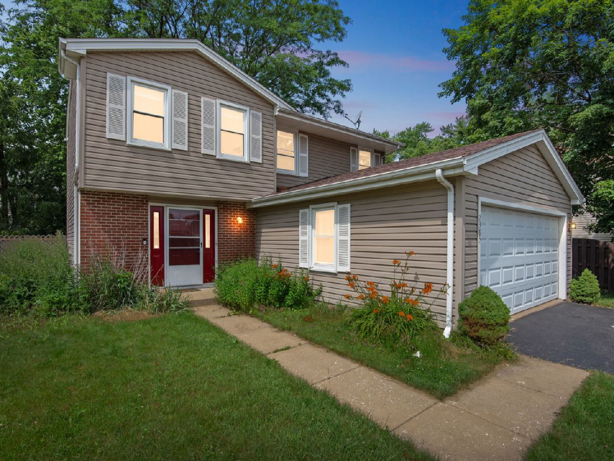 Homes Sold Hunters Run Aurora Illinois, 2385 Dogwood