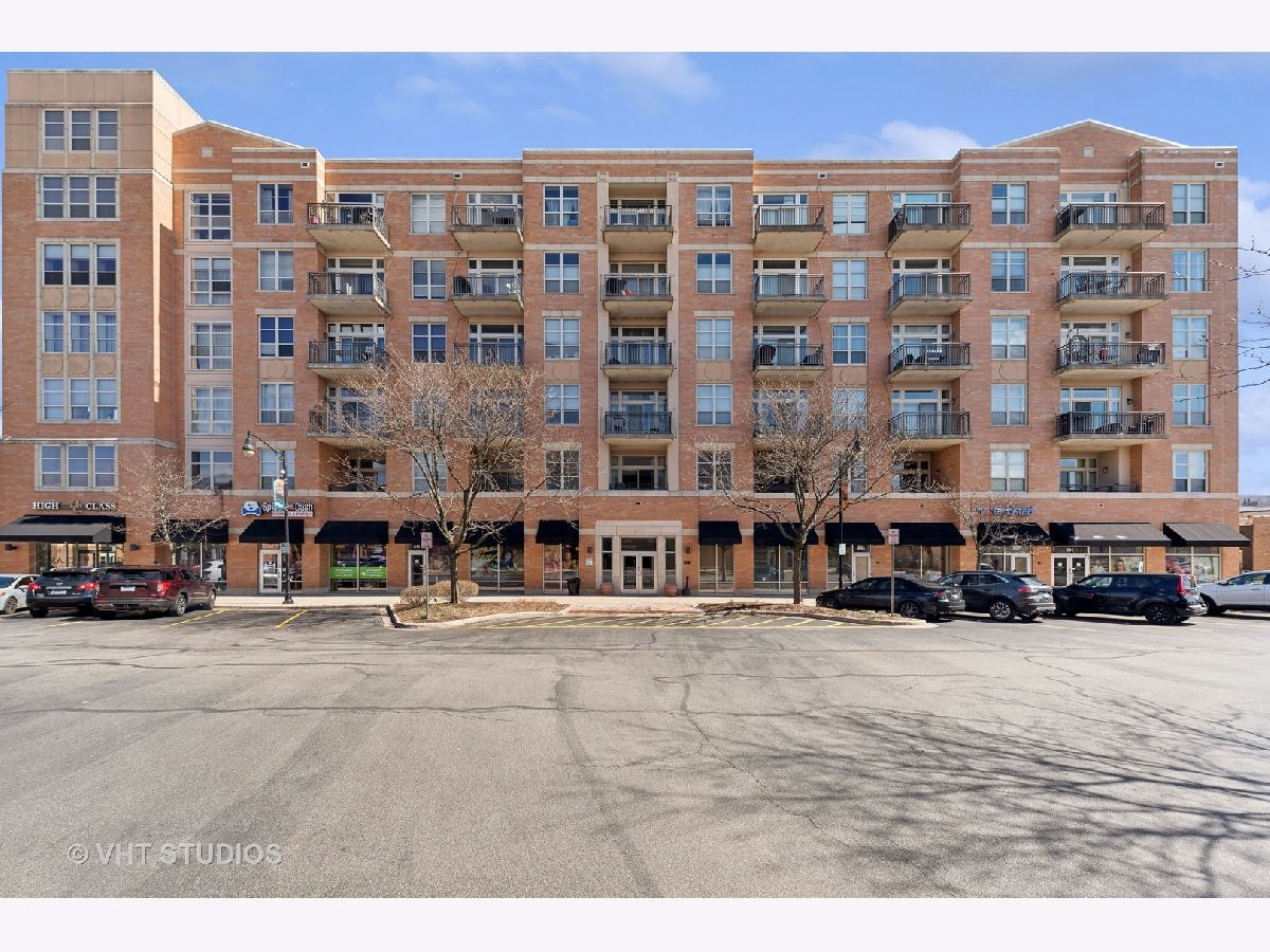 Condominiums Rented Metropolitan Square Des Plaines Illinois, 647 Metropolitan