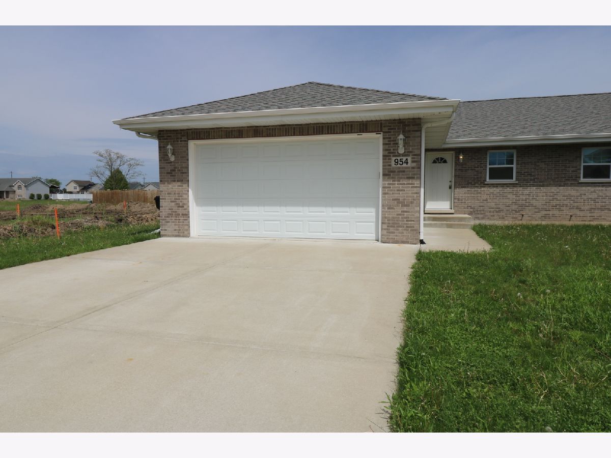  Rented Braidwood Illinois, 954 Bergera