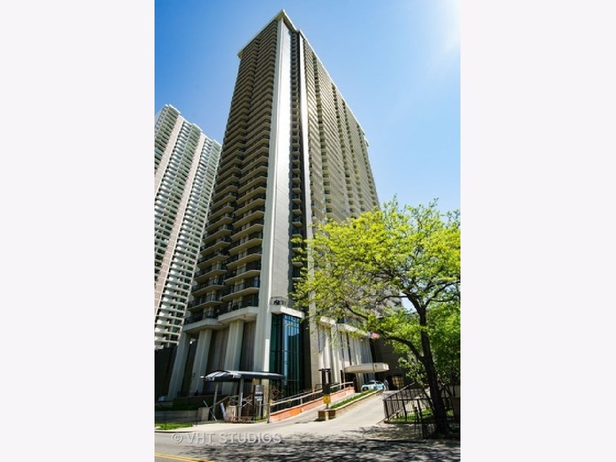 Condominiums Rented Malibu Chicago Illinois, 6007 Sheridan