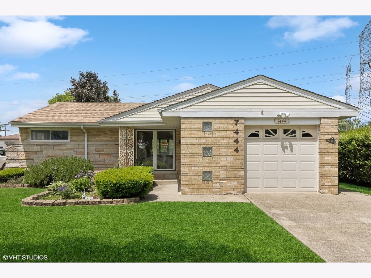 Homes Sold Robbins Meadow Lane Morton Grove Illinois, 7444 Arcadia