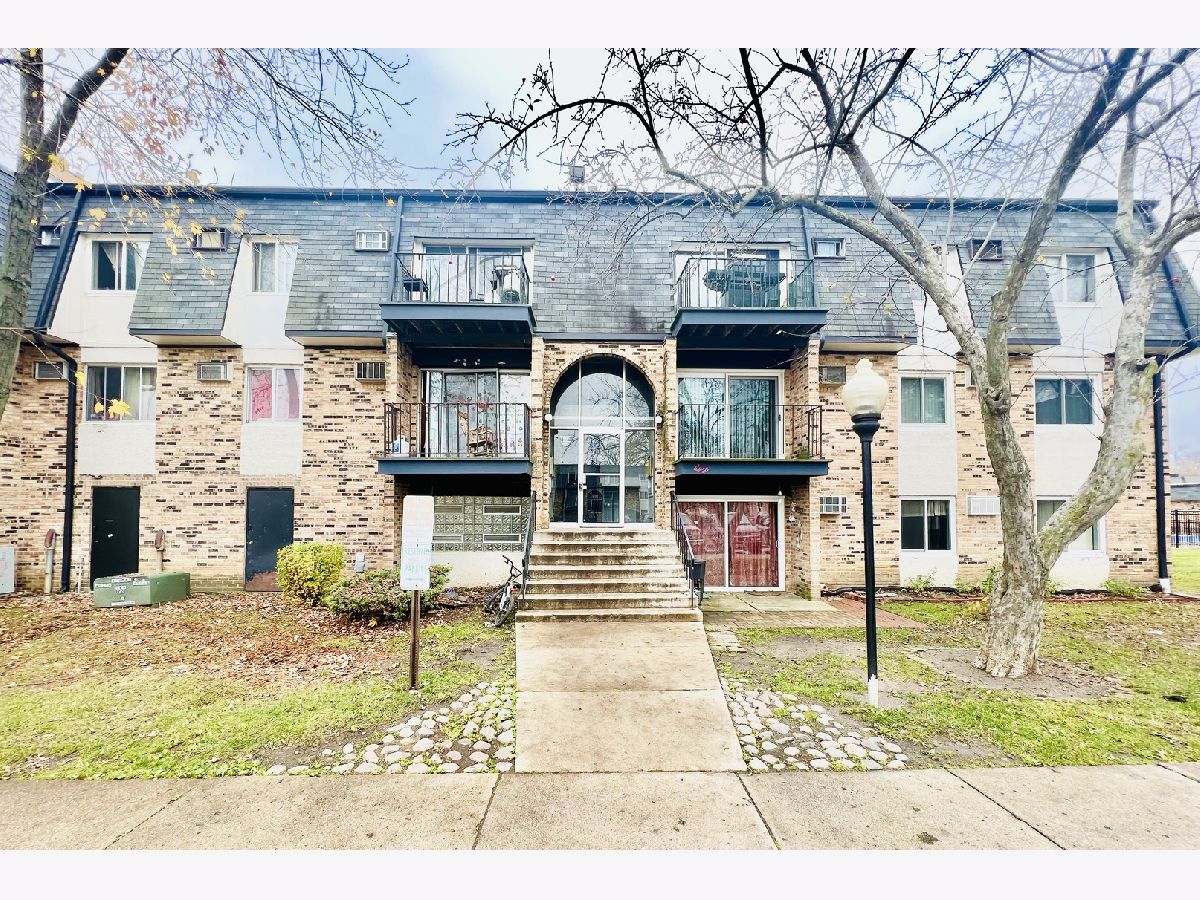Condominiums Sold Windhaven Palatine Illinois, 4A Dundee Quarter