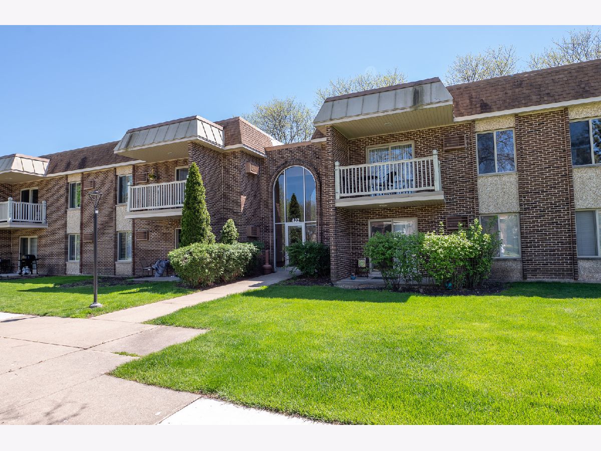 Condominiums & Homes Sold Lake Louise Palatine Illinois, 432 Wilke
