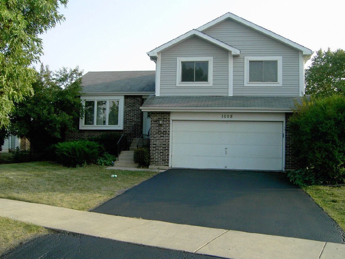 Homes & Townhomes Rented Brookdale Naperville Illinois, 1698 Lisa