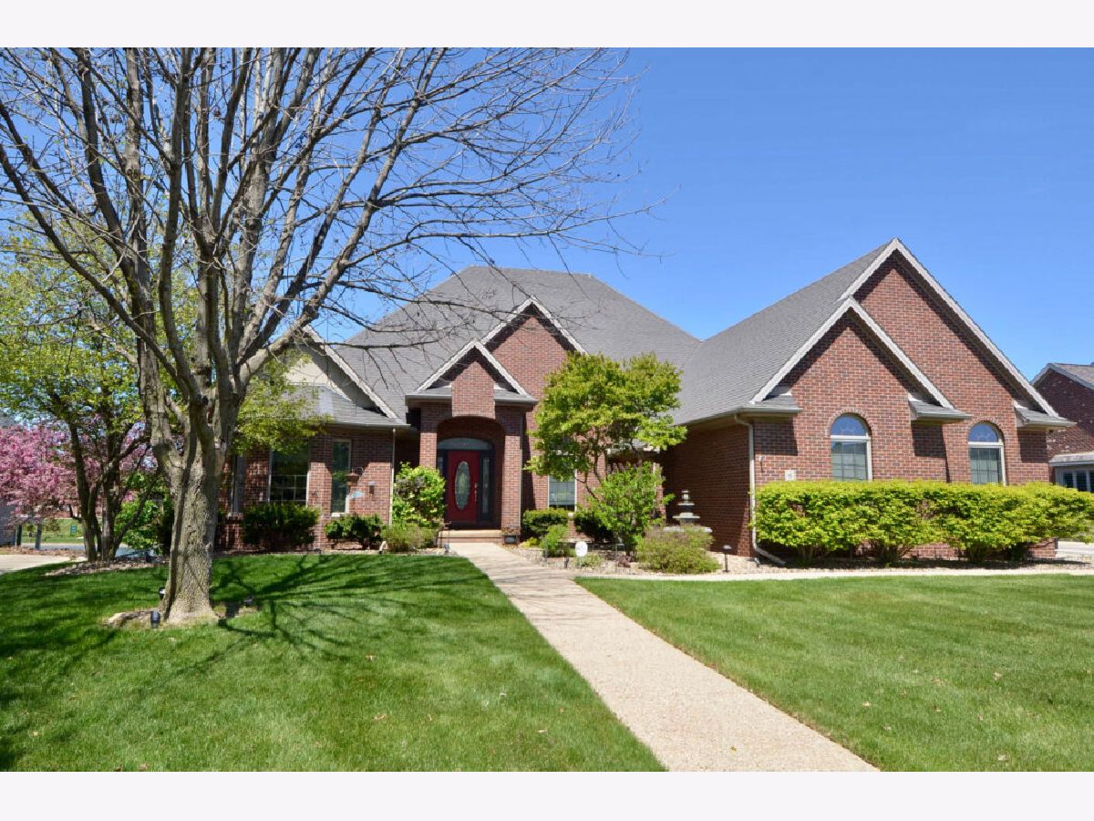 Homes & Condos & Townhomes Sold Hawthorne Ii Bloomington Illinois, 6 Strawberry