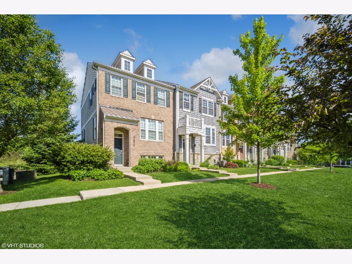 Townhomes & Homes Sold Regency At The Glen Glenview Illinois, 3291 Coral