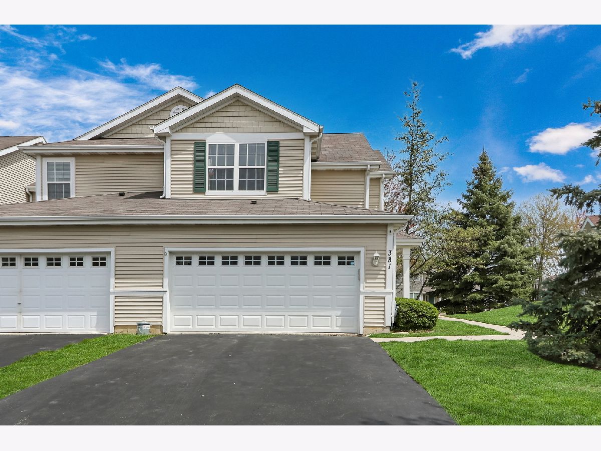 Townhomes Sold Remington Trails Round Lake Illinois, 381 Carlisle