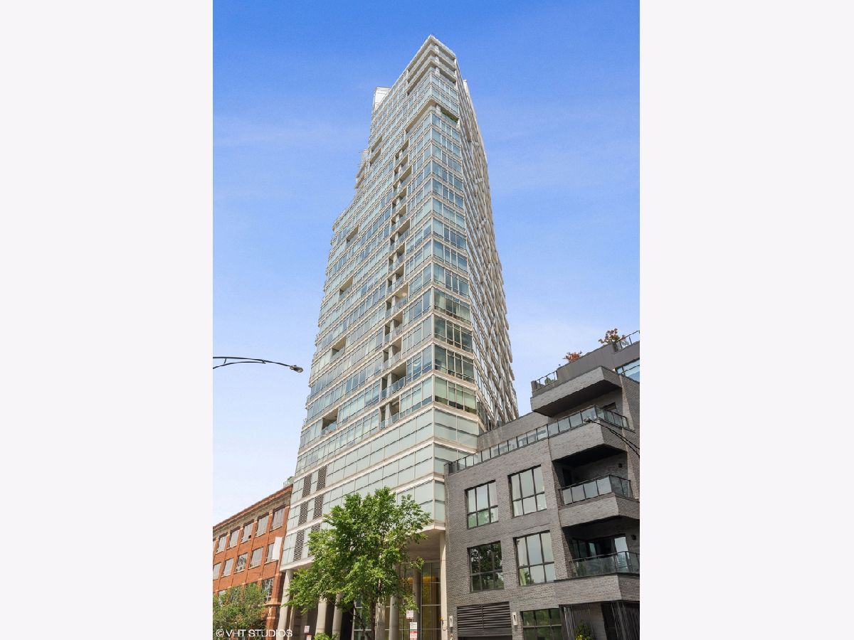 Condominiums Sold Erie On The Park Chicago Illinois, 510 Erie