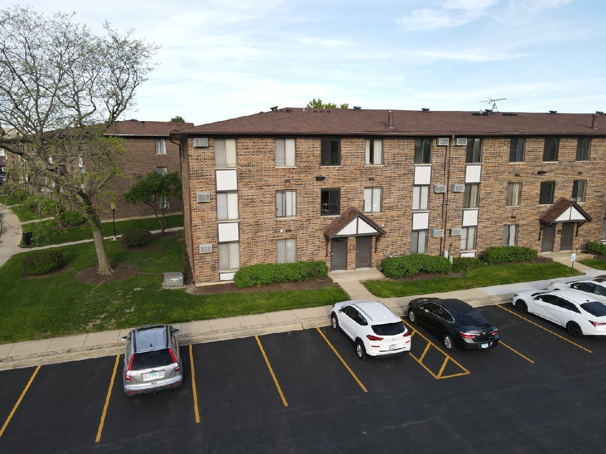 Condominiums Sold Willows Of Fox Valley Aurora Illinois, 129 Gregory