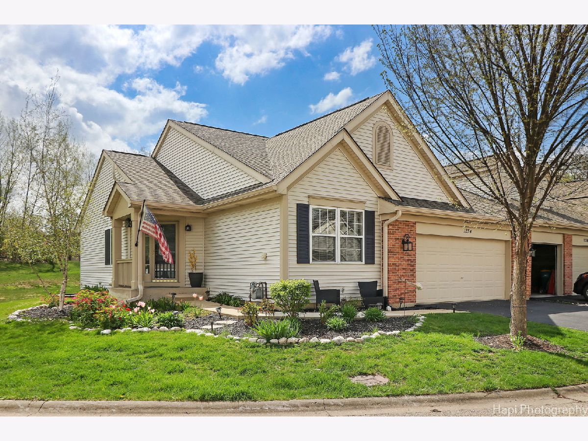Townhomes Sold Woodland Green Fox Lake Illinois, 1234 Shagbark