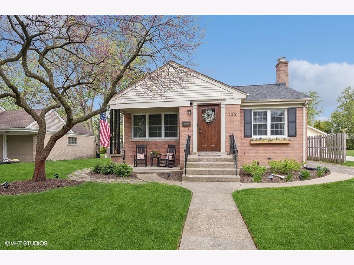 Homes & Condos & Townhomes Sold Blackhawk Heights Clarendon Hills Illinois, 132 Iroquois