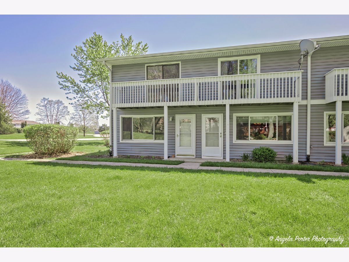 Townhomes & Condos Sold Woodland Hills Gurnee Illinois, 34248 Birch