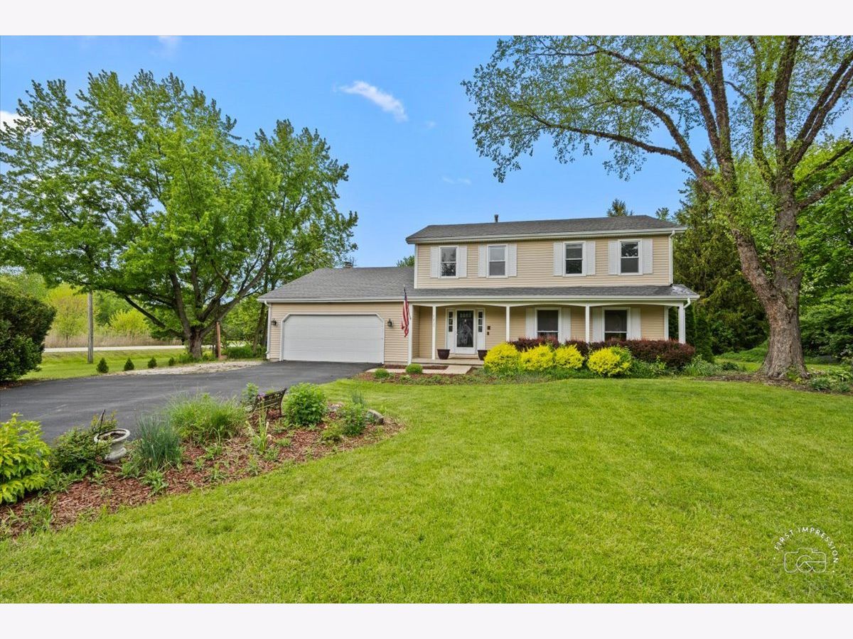 Homes Sold Burning Tree St Charles Illinois, 40W784 White Fence