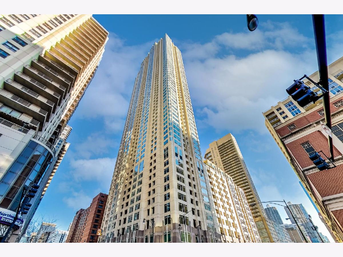 Condos & Townhomes Sold Millenium Centre Chicago Illinois, 33 Ontario