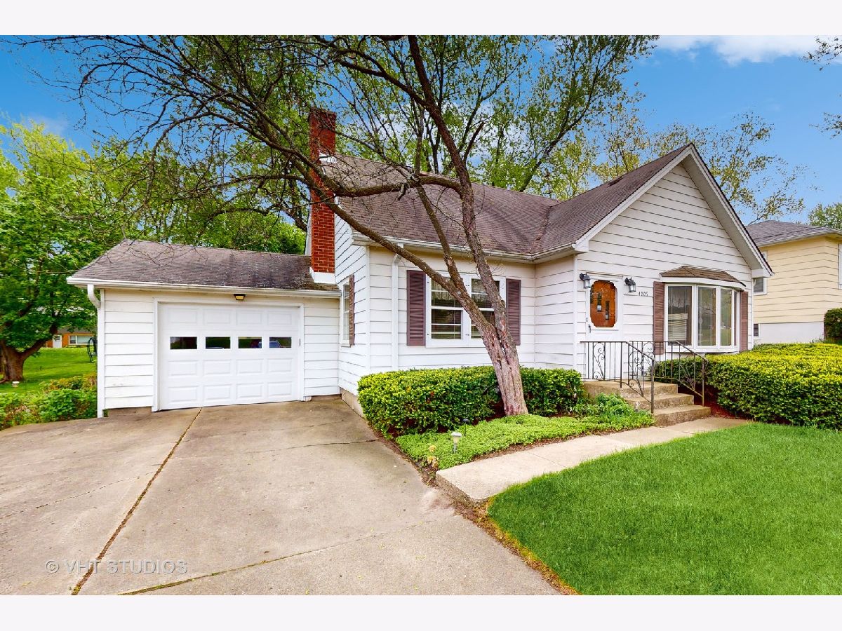 Homes Sold Cooney Heights Mchenry Illinois, 4209 Crystal Lake