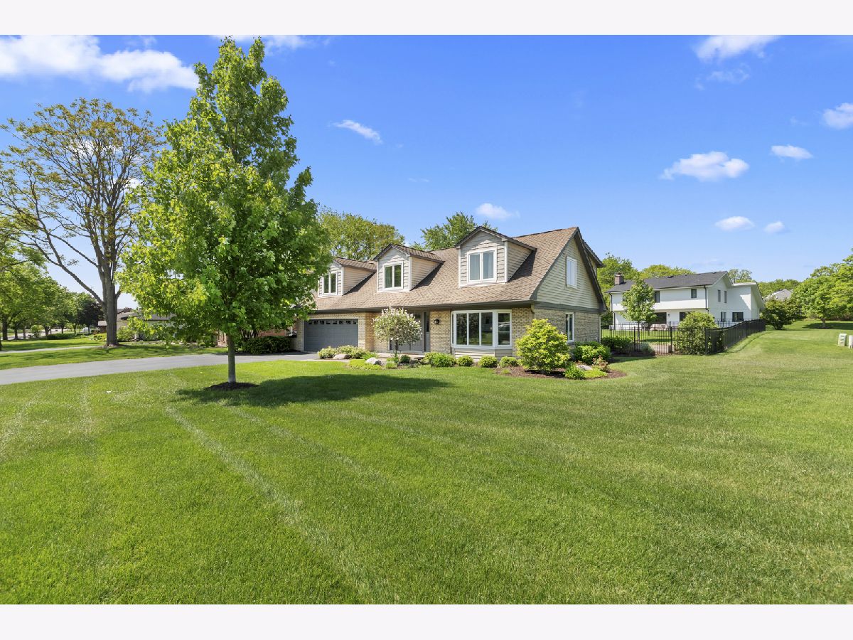 Homes & Condominiums Sold Braemoor Burr Ridge Illinois, 8336 Dolfor Cove