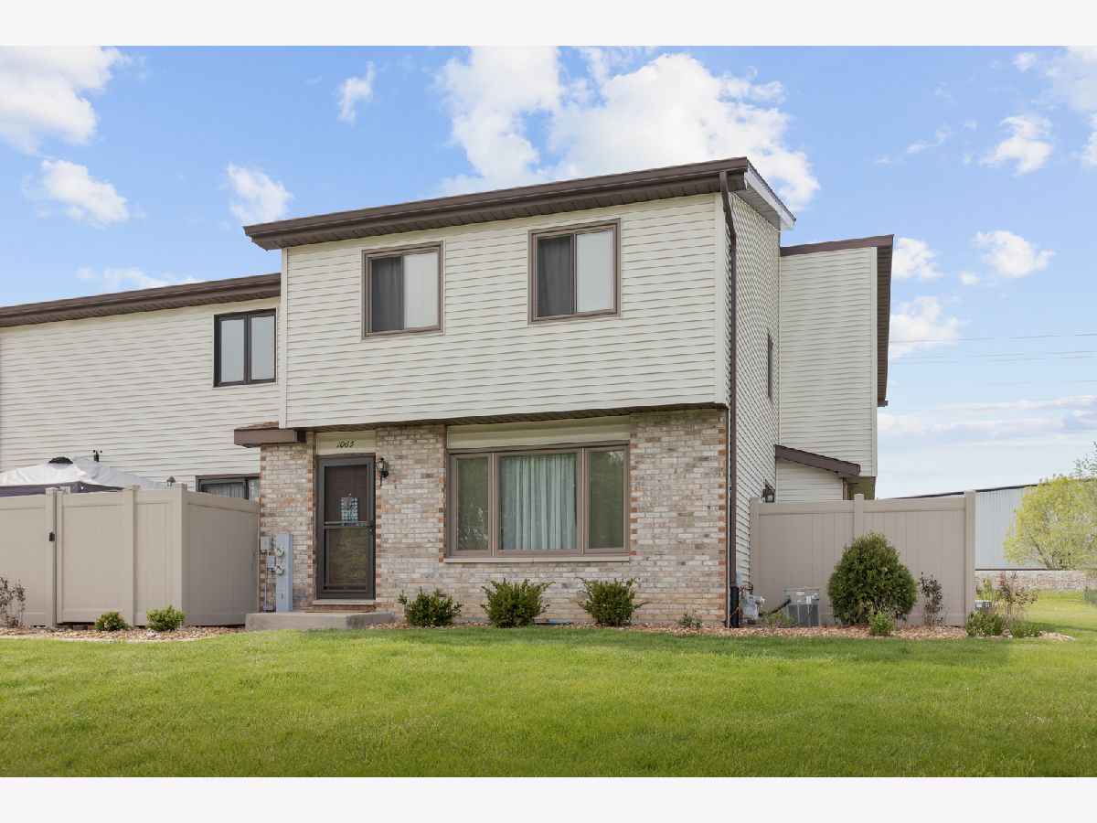 Townhomes & Condos & Homes Sold Windemere West New Lenox Illinois, 1065 Southgate