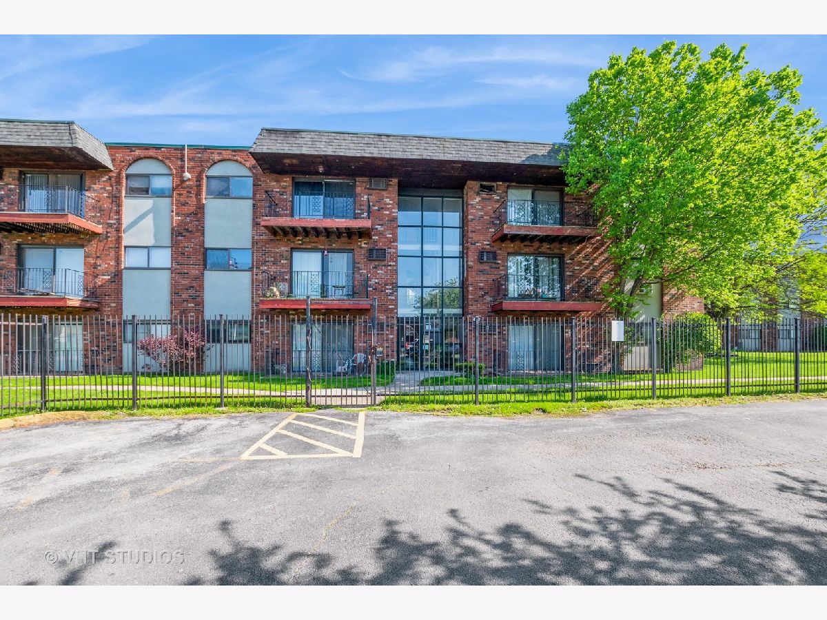 Condominiums Sold Riverwood Riverdale Illinois, 13705 Stewart