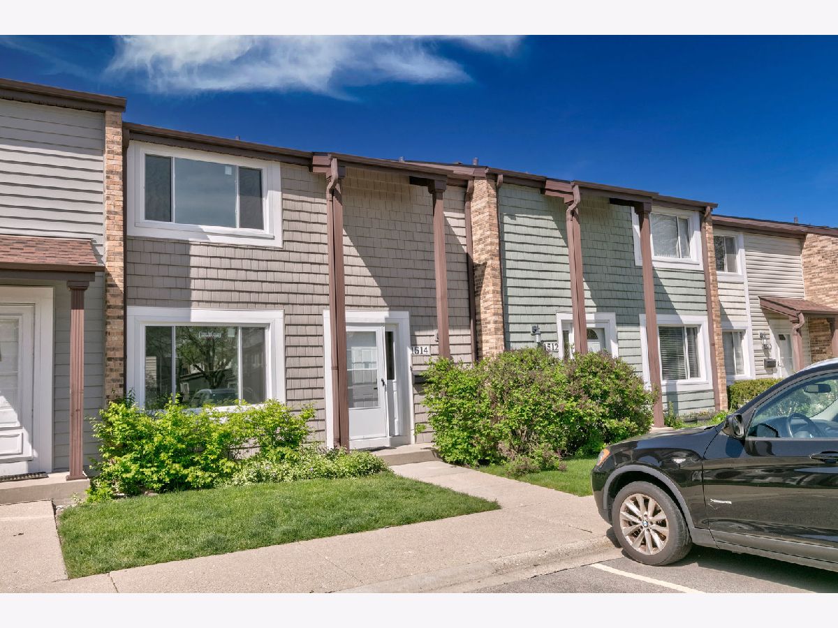 Townhomes Sold Lakeside Villas Wheeling Illinois, 1514 Clearwater