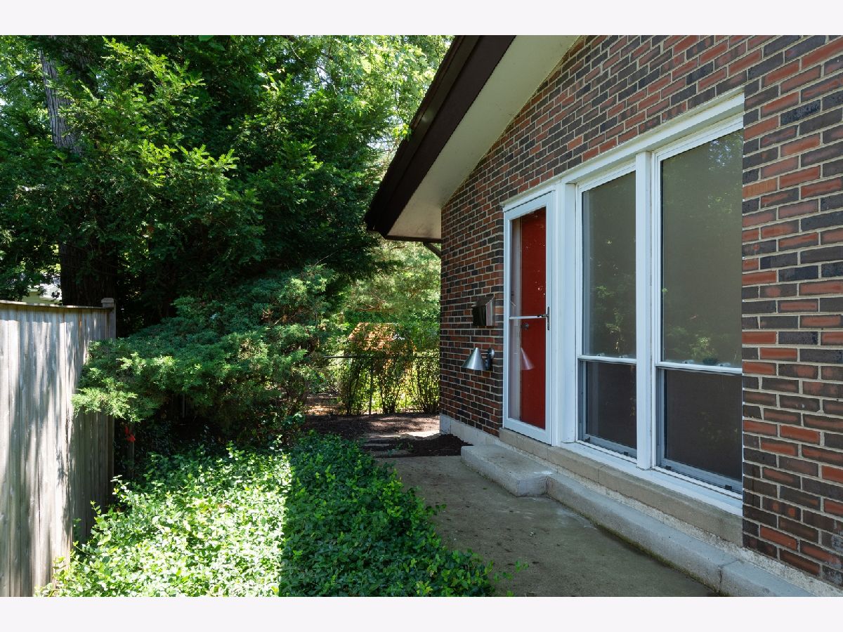 Homes & Townhomes & Condos Rented Barrington Village Barrington Illinois, 415 Lageschulte