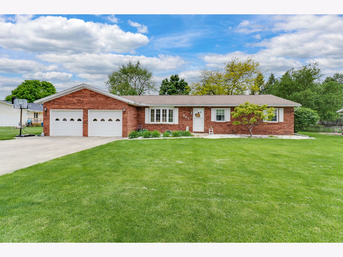  Sold Minier Illinois, 409 Eastern