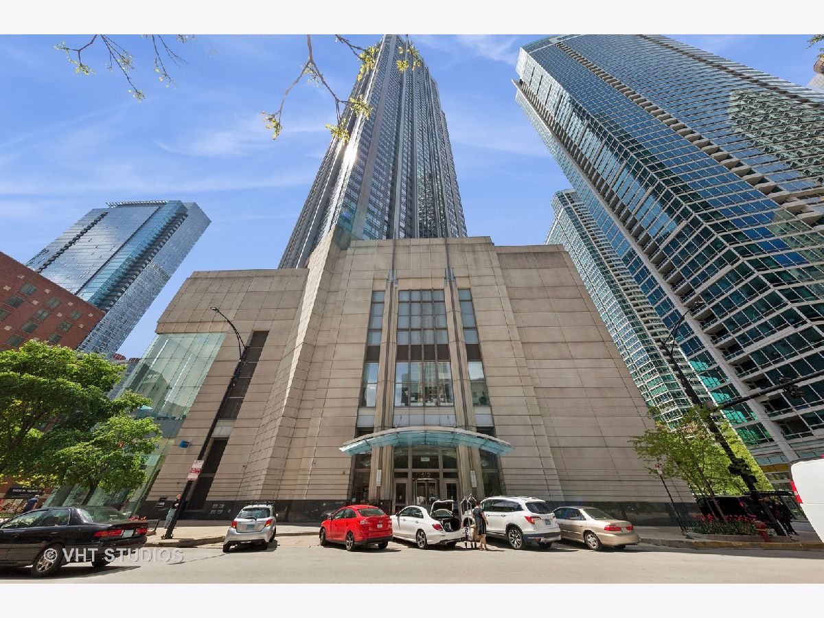 Condominiums Sold River East Chicago Illinois, 512 Mcclurg