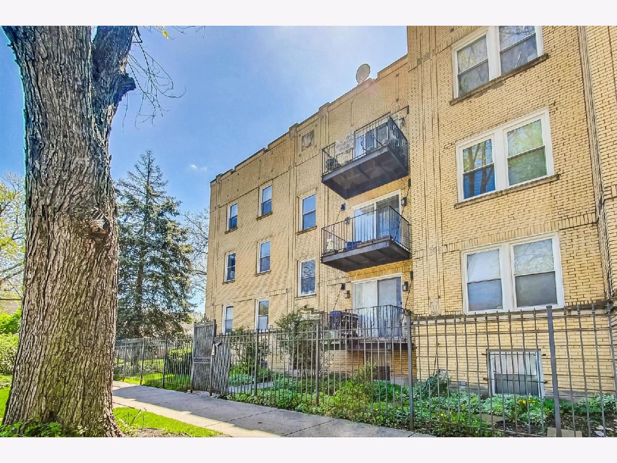 Condominiums & Homes Sold Albany Park Commons Chicago Illinois, 3801 Ainslie