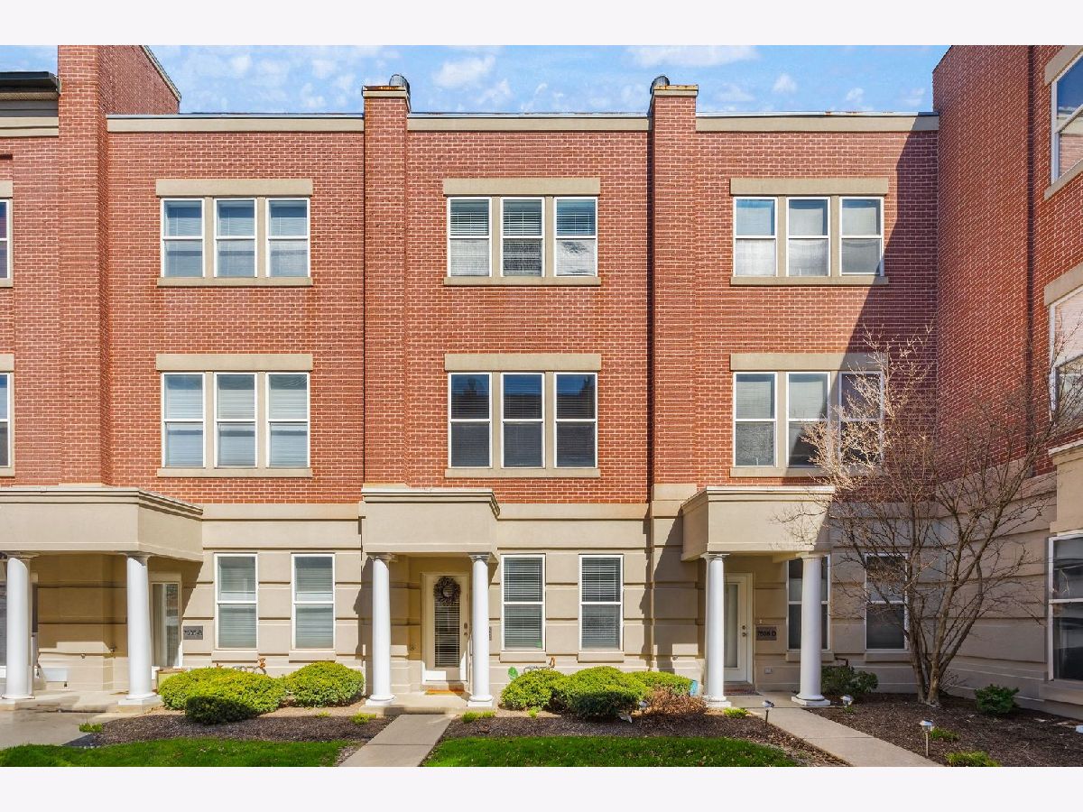 Townhomes Sold Station Club Forest Park Illinois, 7505 Brown