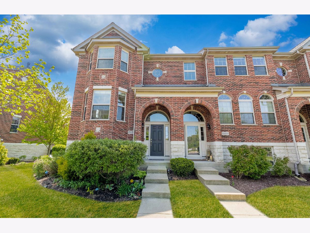Townhomes Sold Shelburne Farms Winfield Illinois, 27W728 Hodges
