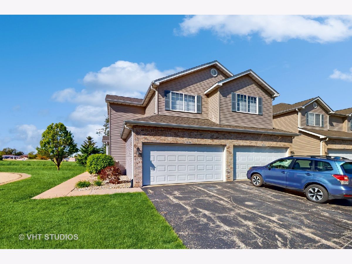 Condos & Townhomes & Homes Sold Logan Square Belvidere Illinois, 1934 Derby